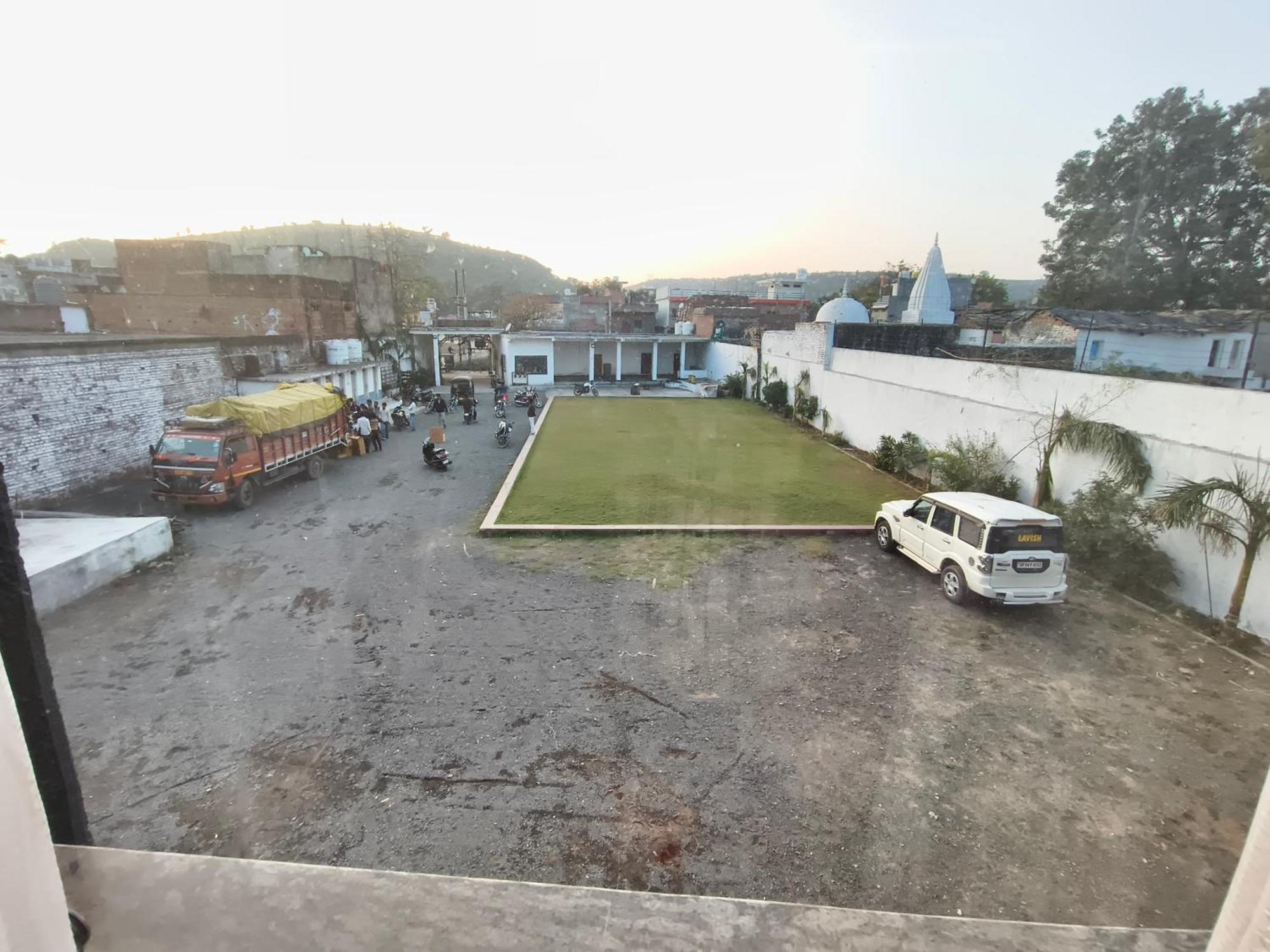 Hotel Modi Palace, Chanderi Mp Exterior photo