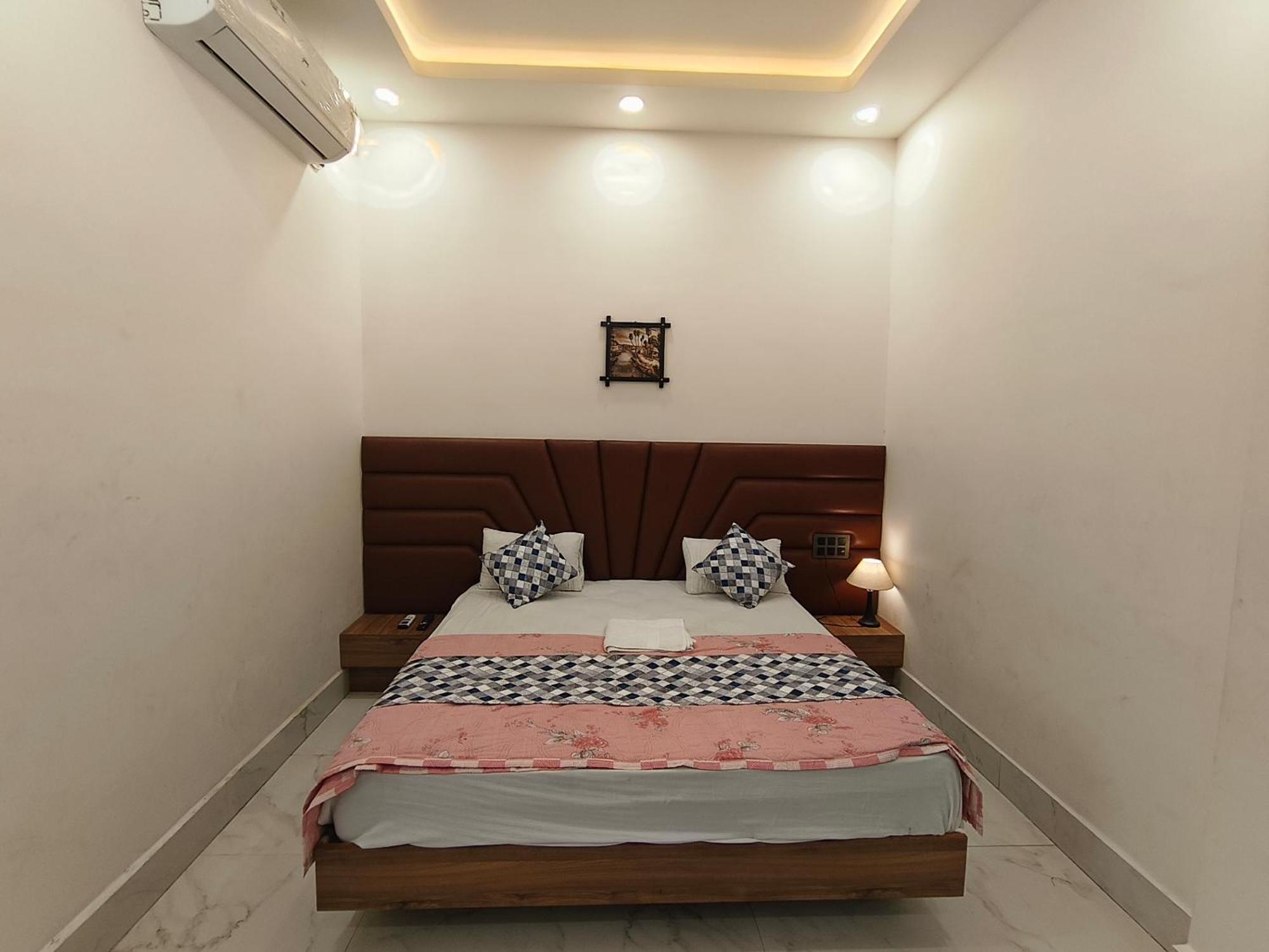 Hotel Modi Palace, Chanderi Mp Exterior photo