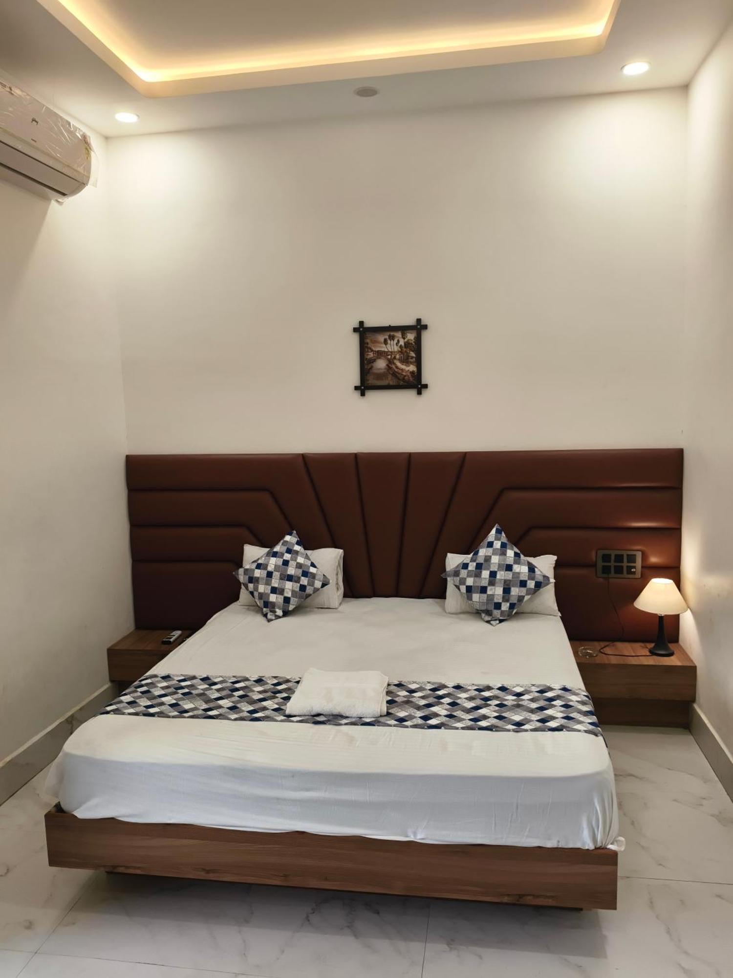Hotel Modi Palace, Chanderi Mp Exterior photo