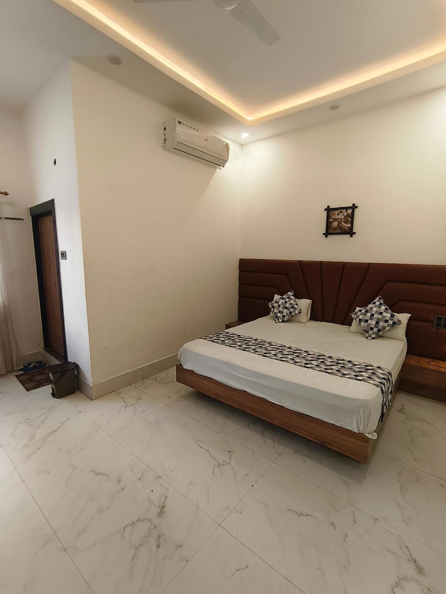 Hotel Modi Palace, Chanderi Mp Exterior photo